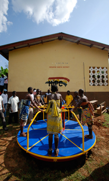 The 40 energy-generating playground installations Empower Playgrounds has completed have provided opportunities for hundreds of Ghanaian schoolchildren to provide light for their evening studies. The 40 energy-generating playground installations Empower Playgrounds has completed have provided opportunities for hundreds of Ghanaian schoolchildren to provide light for their evening studies.