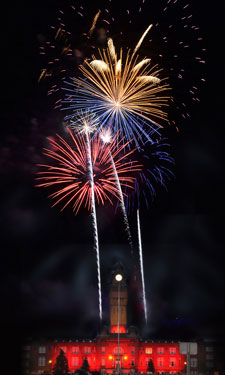 Through its innovative Community Recreation program, Navy MWR has created a model for top-notch leisure offerings for members of the armed forces and their families. Through its innovative Community Recreation program, Navy MWR has created a model for top-notch leisure offerings for members of the armed forces and their families.